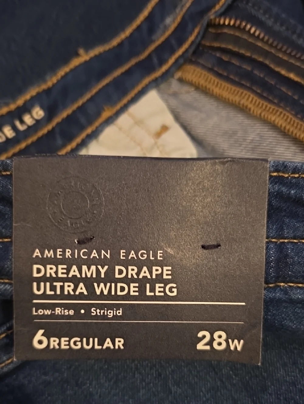 American Eagle Low Rise Strigid Ultra Wide Leg Jeans Size 6 - Picture 8 of 15